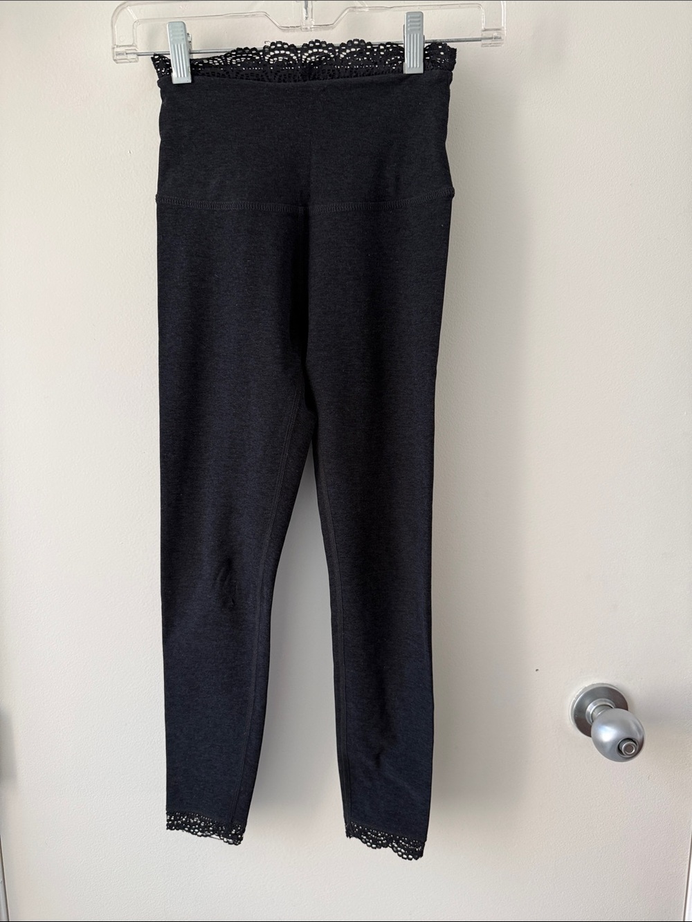 Beyond Yoga Black Lace Trim High-Waist Leggings. XS-XXS